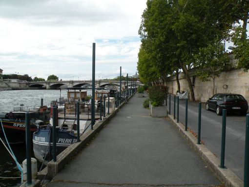  promenade sur le port des champs-Elysées